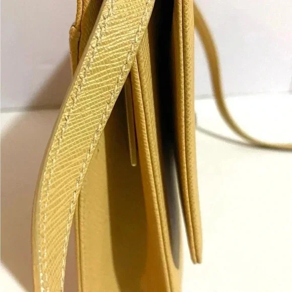 Coach beige saffiano leather crossbody handbag - Picture 7 of 12